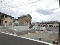 全5区画の分譲地！！阪急「東向日」駅徒歩12分！
全居室収納スペース有り！！ロフト有り！！
南向きの為陽当り良好♪駐車2台可♪