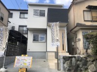 東側公園につき陽当たり・通風良好！収納豊富な3ＬＤＫ！
小屋裏収納庫もございますので片付けに便利！
阪急『西向日駅』まで徒歩7分と交通便利♪
