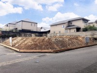 限定２区画分譲！北西角地につき、採光・通風良好！
区画の整った閑静な住宅地！ゆとりの土地５４.６５坪！
前面道路広々８ｍ、間口広々♪