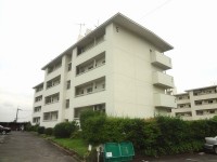 阪急「西山天王山」駅まで徒歩15分！
南向きバルコニー有り！陽当り・通風良好です♪
嬉しい2面バルコニー！小学校が徒歩圏内の為、お子様にも安心！