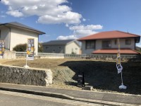 ☆建築条件無し売土地☆
お好きなハウスメーカー、工務店で建築可能！解体更地渡し！
土地面積広々63.09坪！前面道路6ｍ！間口13.9ｍ！