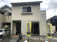 築浅の美宅！LDK広々約20.2帖！
駐車2台可能！全居室収納有り！
角地の為、通風良好です♪自然豊かな住宅地！
