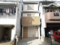 京阪『淀駅』徒歩８分！ヌック・カワック・エコジョーズ完備！
２階リビングは両面バルコニー♪トイレ２ヶ所有り♪
前面道路約６ｍ、交通量も少なく駐車もラクラク！