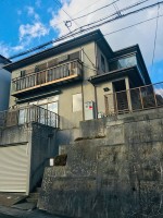 二世帯住宅！9LDKとLDK！土地広々82.43坪☆
間口ゆったり12ｍ♪南西向きで採光良好！
堀込ガレージ有り！駐車2台可！天井収納付♪