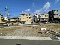 ☆全12区画の分譲地☆阪急「長岡天神」駅まで徒歩7分！
南向きの為、陽当たり良好です♪
両面道路の為、開放感あり！前道ゆったり約6ｍ！
自由設計！！