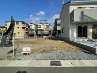 ☆全12区画の分譲地☆阪急「長岡天神」駅まで徒歩7分！
南向きの為、陽当たり良好です♪
両面道路の為、開放感あり！前道ゆったり約6ｍ！
自由設計！！
