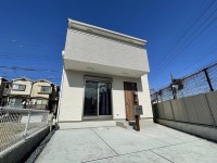 ☆全12区画の分譲地☆阪急「長岡天神」駅まで徒歩7分！
南向きの為、陽当たり良好です♪
両面道路の為、開放感あり！前道ゆったり約6ｍ！