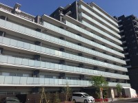 阪急「東向日」駅徒歩2分！11階部分の為日照・通風・眺望良好！
平成３０年１月建築の築浅マンション！
新築時に3LDK→2LDKに間取り変更！LDK広々19.9帖！