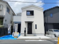 ８．７９ｍの広い間口が魅力！普通車が駐車２台可能な３ＬＤＫ！
全居室収納付きで片付くお家♪
イオン久御山店まで車で３分と買い物便利♪