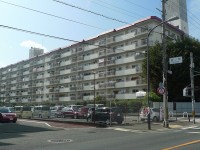 平成２７年７月と平成２８年５月にリフォーム済！
阪急『西向日駅』まで徒歩１３分！７階建の最上階！
南東向きバルコニーで陽当たり・通風良好！