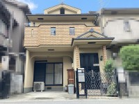 阪急『東向日駅』徒歩６分、ＪＲ『向日町駅』徒歩１２分の２ＷＡＹアクセス！
全居室６帖以上の３ＬＤＫでロフト付き！前面道路広々６ｍで駐車もラクラク♪