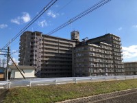 駅近！最上階のお部屋！
JR「長岡京」駅まで徒歩9分！通勤・通学にも便利です♪
最上階＆南向きのバルコニーで、採光・眺望ともに大変良好です！