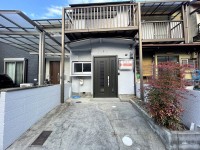 令和3年6月リフォーム済み！
南向きで陽当り良好♪全居室に収納スペースございます！
浴室に窓があり、こまめに換気をしていただけます！
耐震基準適合証明書取得可能物件！