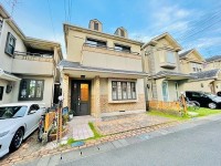 全居室6帖以上の元四辻分譲地！整った区画で綺麗な街並みです！
室内大変綺麗にお使いです☆収納スペース充実！
小学校徒歩圏内でお子様の通学も安心です♪