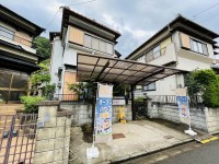 ☆建築条件無し売土地☆
お好きなハウスメーカーや工務店で建築可能！
小学校徒歩圏内でお子様の通学も安心♪
緑豊かな環境で子育て世代にオススメです！