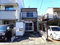 ☆建築条件なし土地☆お好きなハウスメーカー・工務店にて建築可能！
スーパーやコンビニなどの買い物施設が徒歩圏内に有！
前道広々約6ｍ！車の出し入れがしやすい広さ♪