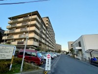 南向きバルコニーにつき陽当たり・通風・眺望良好！2WAYアクセス可能！
弊社の安心リフォームパックがございます！空室につき、いつでも内覧頂けます！
