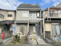 売主様こだわりのおしゃれな注文住宅！前面道路広々６ｍで駐車もラクラク♪
スーパーやコンビニ、ドラッグストアなどが徒歩圏内で買い物便利！