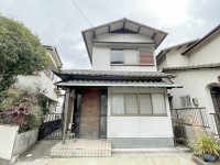 全室6帖以上・全室収納有ります！
手早く作業ができるL型システムキッチン付き！
雨の日も気にせず洗濯が出来るサンルーム有り！