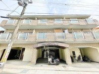 阪急「西向日」駅まで徒歩7分！専用駐車場付き☆
3DKと5DKのお部屋を分けてお住まい頂けます♪
二世帯住宅にもおすすめです！リフォームのご相談承ります♪
