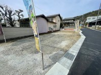 建築条件無し土地！お好きなハウスメーカーや工務店で建築可能！
全2区画の分譲地！土地面積広々約41坪☆阪急とJRの2WAYアクセス！
前道約6ｍ！間口もゆったり！