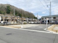 全８区画の分譲地！前面道路６ｍ以上で駐車もラクラク！
自由設計なのでお好きな間取りにて建築可能！
弊社専属の設計士が無料で間取りを作成致します！