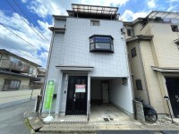 令和4年6月室内リフォーム済み！角地☆
安心・安全のオール電化住宅！
ゆとりの4LDKの間取り！ワンボックス駐車可能！
周辺施設が充実しており、生活に便利な立地です♪