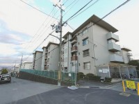 阪急『西山天王山駅』まで徒歩７分と通勤・通学便利！
２０２２年１０月にリノベーション完成済！
南向きバルコニーの為、陽当たり良好！周辺施設充実♪