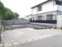 向日市、伏見区、南区の不動産なら<br>センチュリー21ユニバーサルホームサービス京都店へ! 阪急「桂」駅まで徒歩8分!通勤通学に便利な立地☆
土地広々約41.22坪!交通量の少ない閑静な住宅地!
杉無垢材の床・珪藻土塗りの壁を使用した身体に優しいお家です!