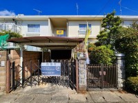 南向きで陽当たり大変良好！
前道広々6ｍで駐車もラクラク♪
リフォームの無料お見積りも承ります
空家につき、いつでも内覧可能です☆