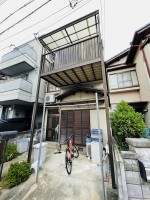 建築条件無し土地！お好きな工務店・ハウスメーカーで建築可能！
南向きで採光良好！前面道路幅員6ｍ！
小学校至近でお子様の通学も安心の住環境☆