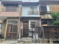 阪急『東向日駅』とＪＲ『向日町駅』の駅近２ＷＡＹアクセス！
南向きで陽当たり良好！リフォームのご相談も承っております！
収益物件としてもご検討可能！