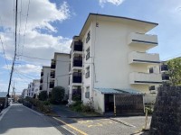 マンション１階部分の角部屋！
阪急『西山天王山駅』まで徒歩６分と通勤・通学便利！
リフォームのご相談も承っております！買い物施が徒歩圏内で生活便利♪