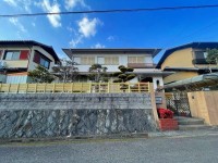 建築条件無し土地！お好きなハウスメーカー・工務店で建築可能！
南向きの為、陽当たり・眺望良好！
土地広々63.68坪！間口広々約15ｍ！駐車が苦手な人も安心♪