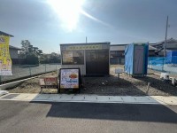 建築条件無土地！お好きなハウスメーカー・工務店で建築可能です♪
全8区画新規分譲地☆2面開放され、角地のような明るさ♪
間口約11ｍの整形地です！