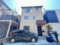阪急『東向日駅』とＪＲ『向日町駅』の２ＷＡＹアクセス！
２０１９年９月建築！間口７．４４ｍの整形地！
生活関連施設が徒歩圏内に充実で生活便利な立地♪