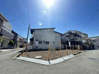 阪急とＪＲの駅近２ＷＡＹアクセス！更地渡し！
建築条件無し売土地の為、お好きな工務店やハウスメーカーで建築可能！
北西角地で陽当たり・通風良好！閑静な住宅地！