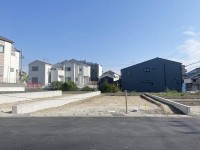 閑静な住宅地の全５区画の分譲地！
自由設計につき、お好きな間取りで建築していただけます！
前面道路も広々６ｍで駐車もラクラク♪近くに公園が多数！