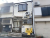阪急『洛西口駅』とＪＲ『向日町駅』の２ＷＡＹアクセス！
前面道路が広々６ｍの閑静な住宅地！
生活関連施設が徒歩圏内に充実しており、生活便利な立地♪
