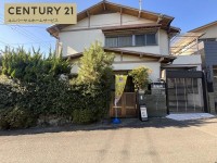 土地広々６８．３７坪！
東南角地の為、採光通風大変良好です♪
建築条件無し土地に付き、お好きなハウスメーカー・工務店で建築可能！
小学校まで徒歩３分！通学も安心♪
