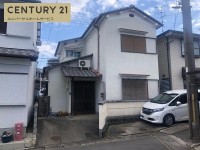 閑静な住宅地につき周辺交通量少なめ！
神川小学校まで徒歩3分！お子様の通学も安心です♪
【神川小学校前】停まで徒歩3分！スーパーまで徒歩圏内の為生活にも便利な立地！