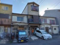 南向き物干ベランダの為、陽当り良好！
全居室6帖以上！LDK広々約15帖！
ゆとりのある駐車スペースはワンボックスカーが駐車可能です！