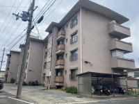 2018年2月リフォーム済！阪急「西山天王山」駅徒歩8分！全居室6帖以上！
広々としたバルコニーが南向きにあり、陽当たり・通風良好☆
小学校まで徒歩圏内！