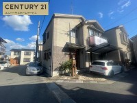 阪急「西山天王山」駅まで徒歩11分で通勤・通学にも便利な立地！
角地につき開放的な立地です！LDK広々20帖！
駐車場カーポート付！
周辺交通量少なめでお子様も安心！