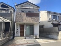 阪急『洛西口駅』とJR『向日町駅』の2WAYアクセス！
ゆとりのある駐車スペースは駐車2台可能！全居室6帖以上！
広々とした天井収納庫も有り、片付けもラクラク♪
