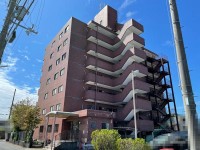 南東角部屋で４ＬＤＫのお部屋！一部リフォーム歴あり！
徒歩圏内にスーパーやコンビニなど商業施設が充実！
室内丁寧にお使いです♪阪急とＪＲの２ＷＡＹアクセス！