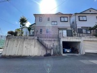 沓掛ＩＣがすぐ近くでお出かけにも便利！南向きのベランダ！
全居室６帖以上の４ＬＤＫで駐車２台可能！
スーパーやコンビニが徒歩圏内で買い物も便利♪