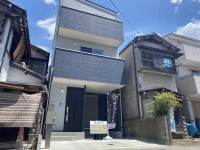 スーパーやコンビニ、ドラッグストアが徒歩圏内！
閑静な住宅地の整形地！前面道路はゆったり６ｍ！
阪急『西向日駅』まで徒歩１３分と通勤や通学にも便利！
