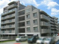 3方バルコニーの角部屋につき、日当たり＆風通し良好♪
阪急「西向日」駅まで歩14分！
一部リフォーム歴有！室内大変キレイにお使いです♪
全居室6帖以上のた3LDK！