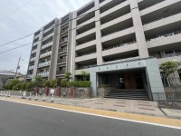 阪急「西向日」駅まで徒歩15分♪
京都中心部や大阪方面へのアクセスが良好なロケーション！
ペット飼育可（規約あり）のマンションです♪